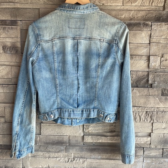 💙 Denim Jean  jacket women’s Medium - Picture 7 of 9